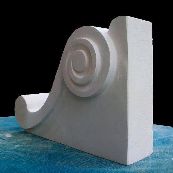 Cours, stage, stages, formation, formations, convivial, sculpture sur pierre, taille de pierre, proche de Toulouse et Albi, à l'atelier de Marlie Kentish Barnes à Rabastens, pour adultes et enfants, activités pour touriste touristes tourisme, vacances, anniversaires insolites.  Créer une oeuvre d'art sur-mesure et unique avec vos propres mains. Apprendre technique techniques et savoir faire savoir-faire, midi-pyrenées