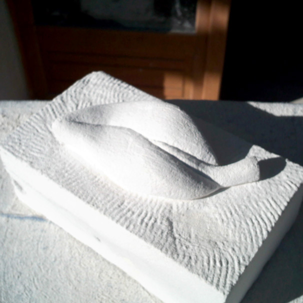 Cours, stage, stages, formation, formations, convivial, sculpture sur pierre, taille de pierre, proche de Toulouse et Albi, à l'atelier de Marlie Kentish Barnes à Rabastens, pour adultes et enfants, activités pour touriste touristes tourisme, vacances, anniversaires insolites.  Créer une oeuvre d'art sur-mesure et unique avec vos propres mains. Apprendre technique techniques et savoir faire savoir-faire., midi-pyrenées